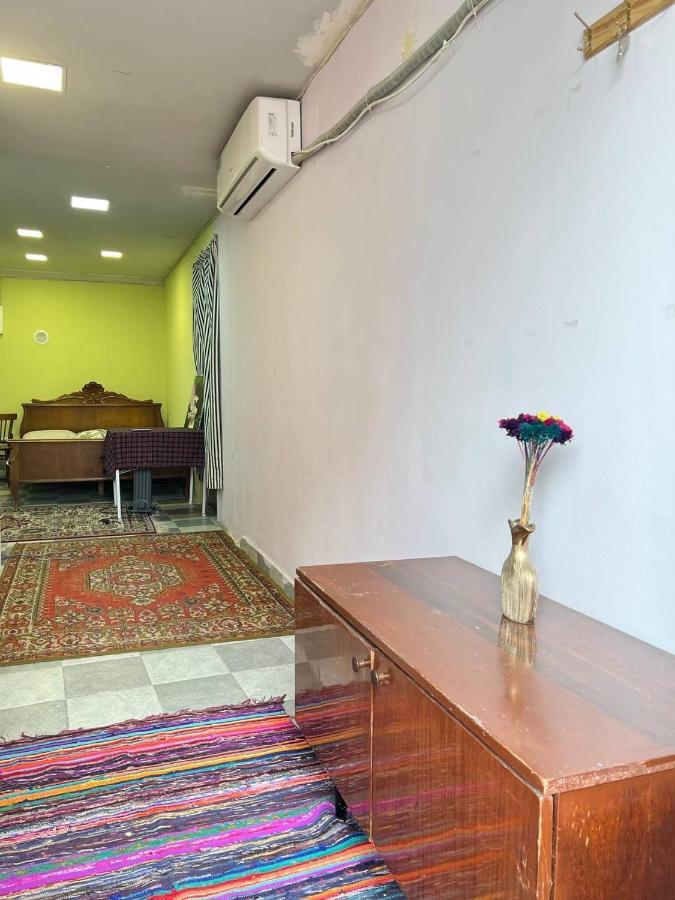 Apartamento Vahe'S Family Guests House Ereván Exterior foto